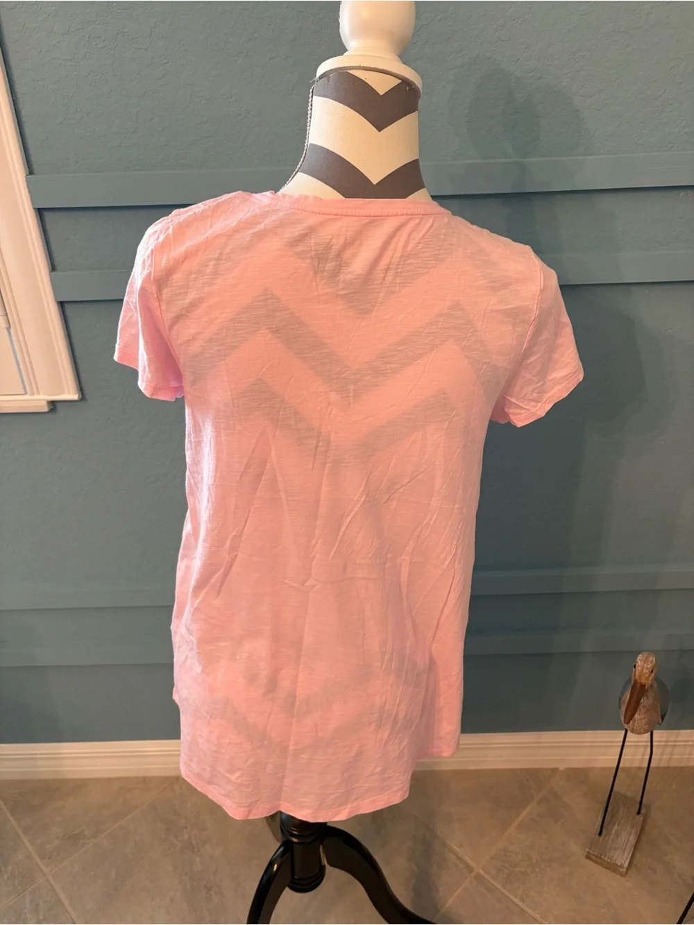 Lilly Pulitzer Shirt Womens S Pink V Neck Short Sleeve Tee Top Ladies NWOTl